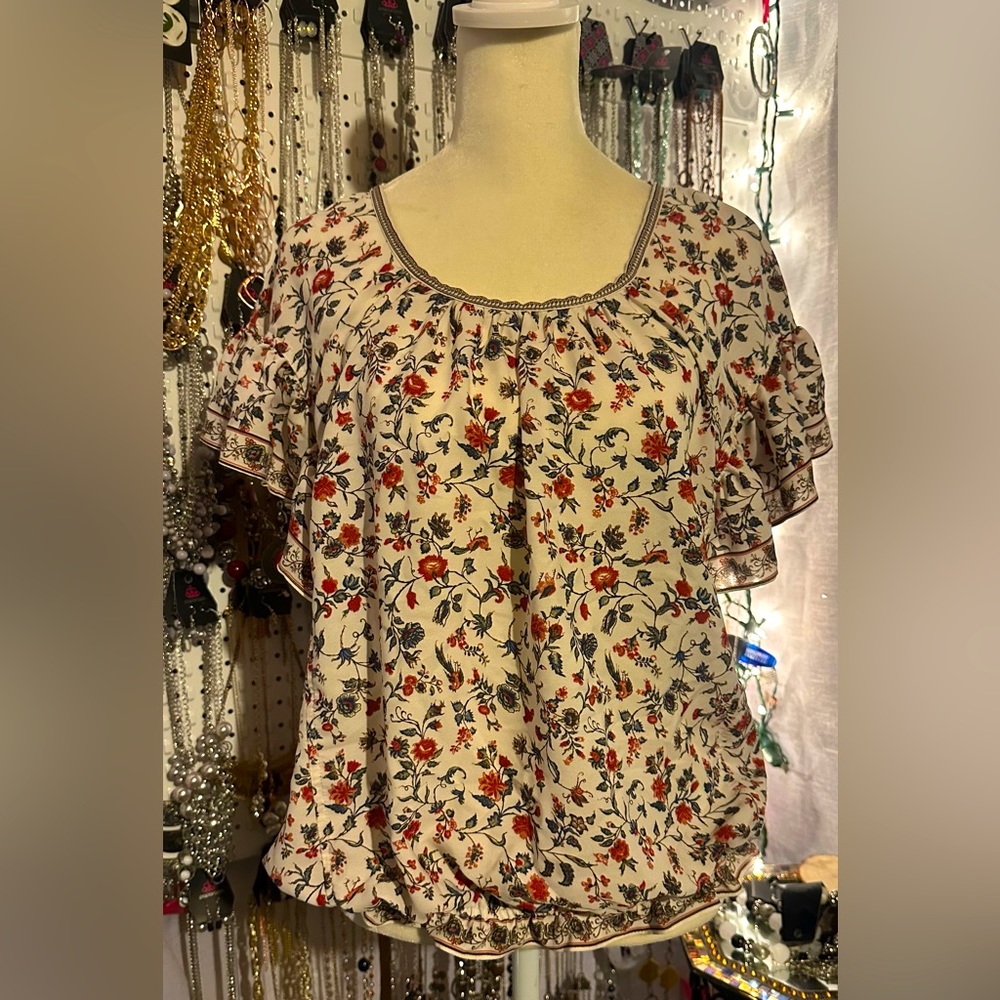 🍁3 for $25!🍁Adorable Floral Peasant Top Ladies Sz. XL